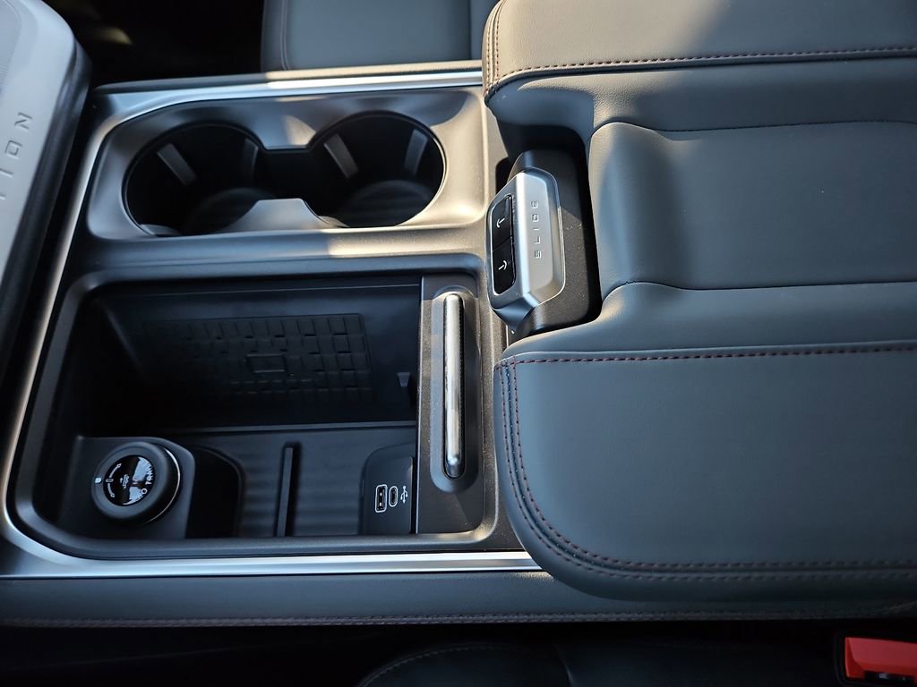 New 2025 Ford Expedition Active image 28