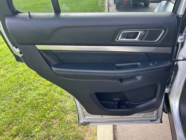 Used 2018 Ford Explorer XLT w/ Equipment Group 201A FWD image 38