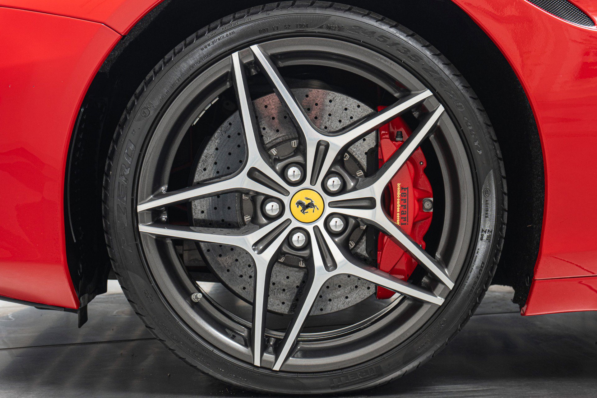 Used 2016 Ferrari California T image 10