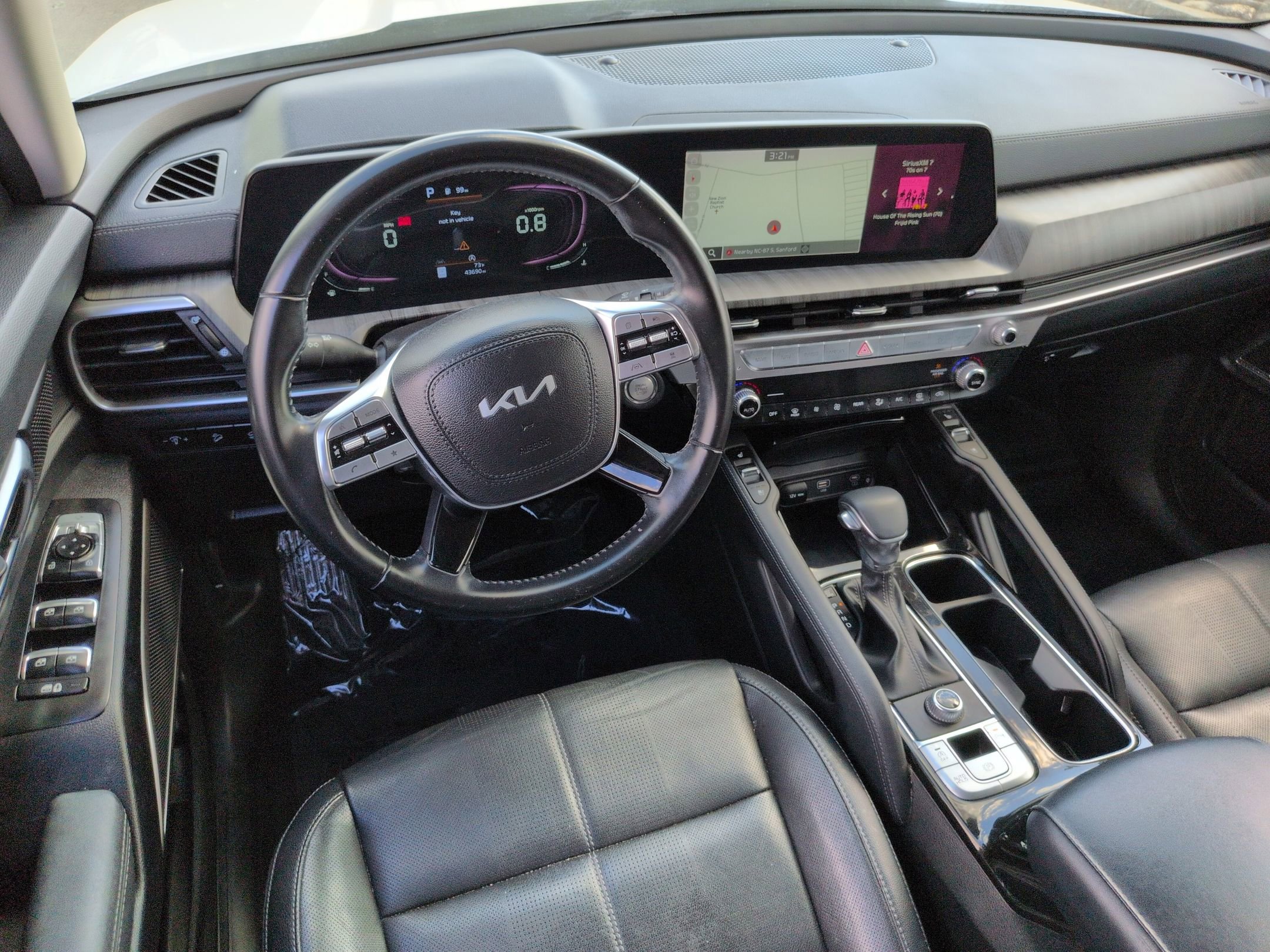 Used 2024 Kia Telluride EX w/ EX Captain's Chair Package FWD image 31
