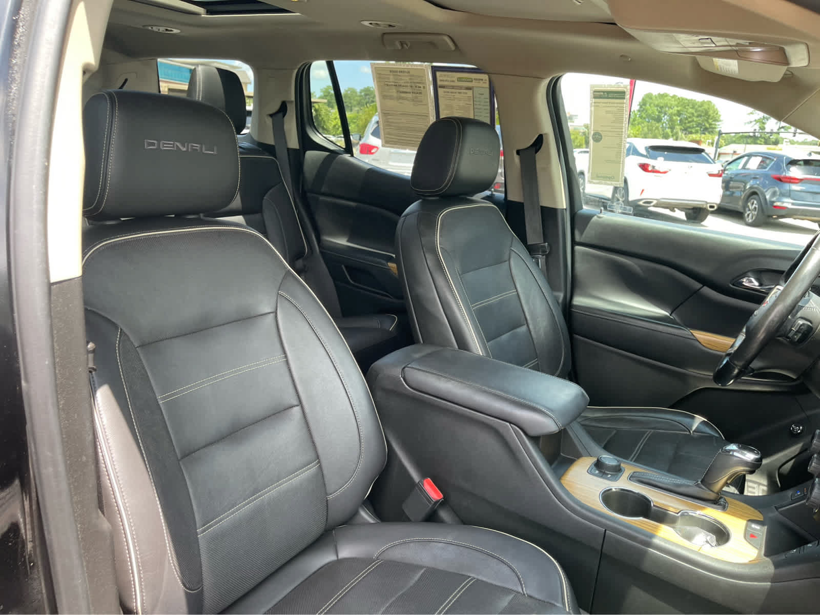 Used 2018 GMC Acadia Denali w/ Technology Package AWD/4WD image 27