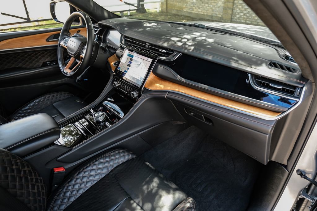 Used 2023 Jeep Grand Cherokee L Summit image 24