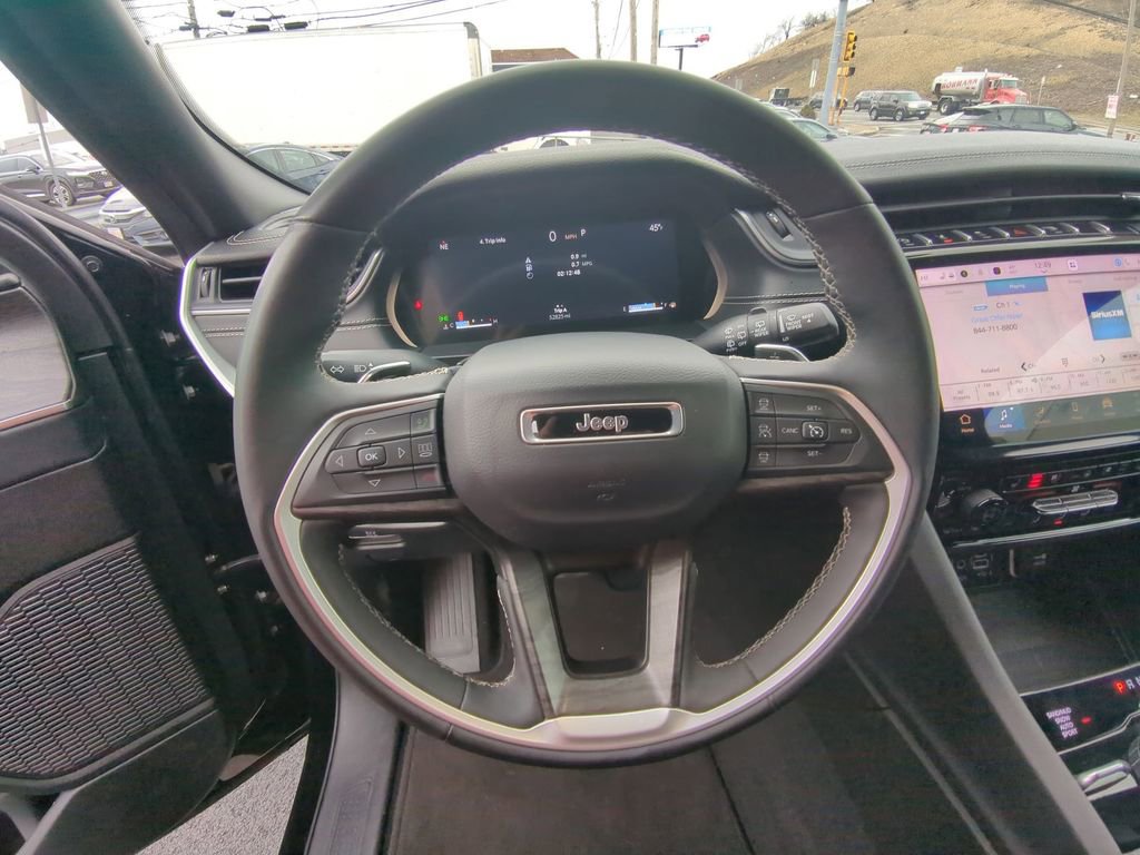 Used 2024 Jeep Grand Cherokee L Limited w/ Luxury Tech Group II image 23