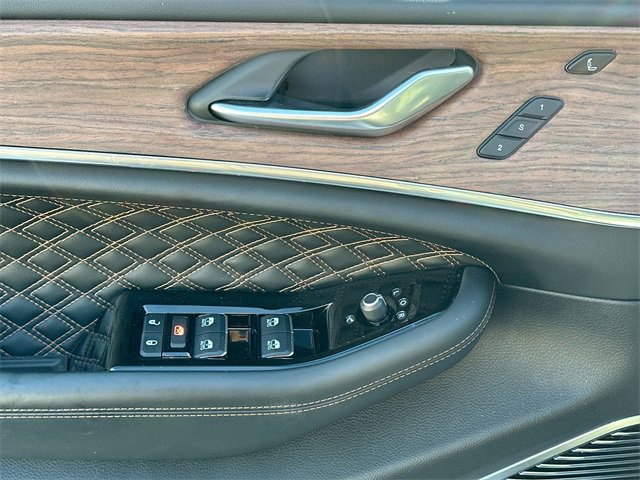 Used 2022 Jeep Grand Cherokee Summit w/ Adv Protech Group IV image 16