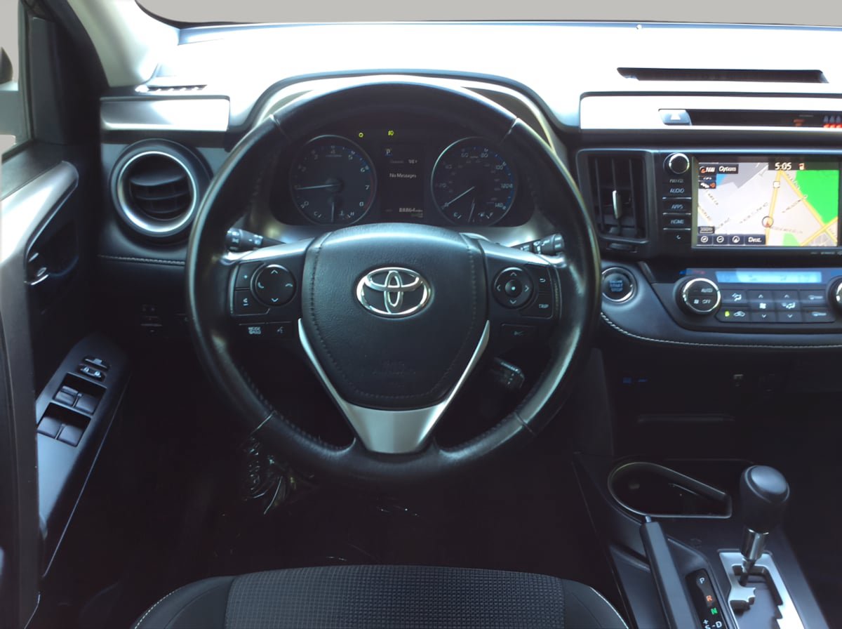 Used 2018 Toyota RAV4 XLE AWD/4WD image 20