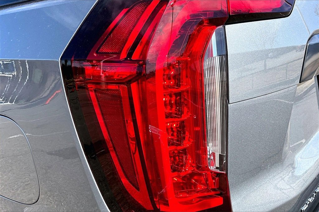 Used 2023 GMC Yukon AT4 image 33