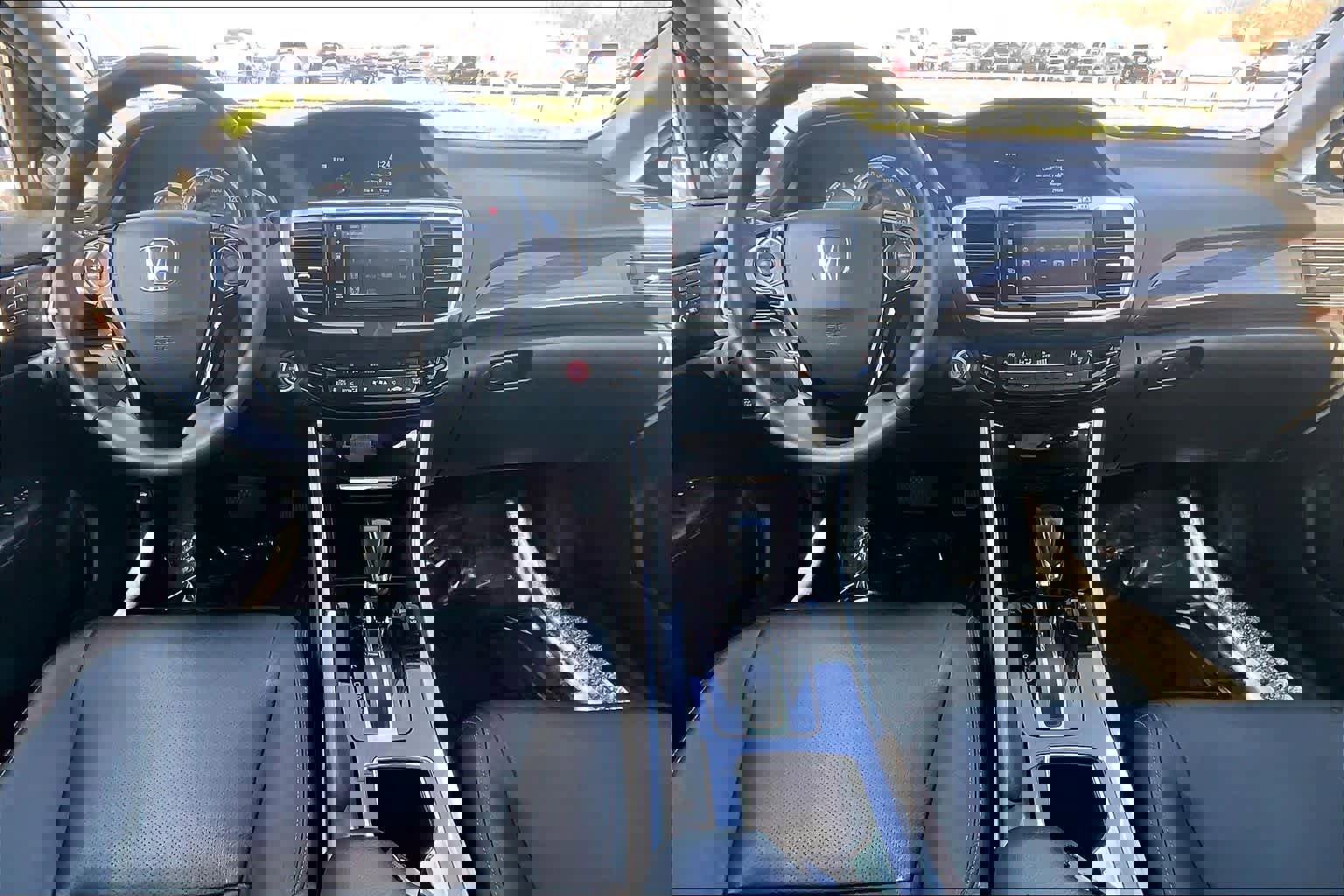 Used 2017 Honda Accord EX-L image 16