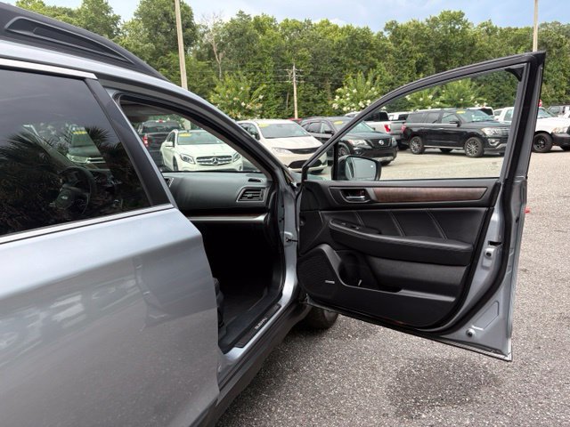 Used 2019 Subaru Outback 2.5i Limited AWD/4WD image 31