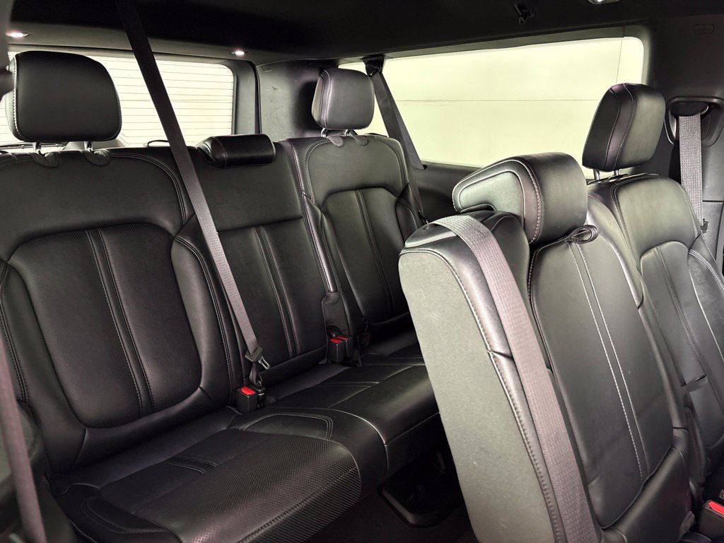 Used 2024 Jeep Wagoneer L Series II RWD image 22