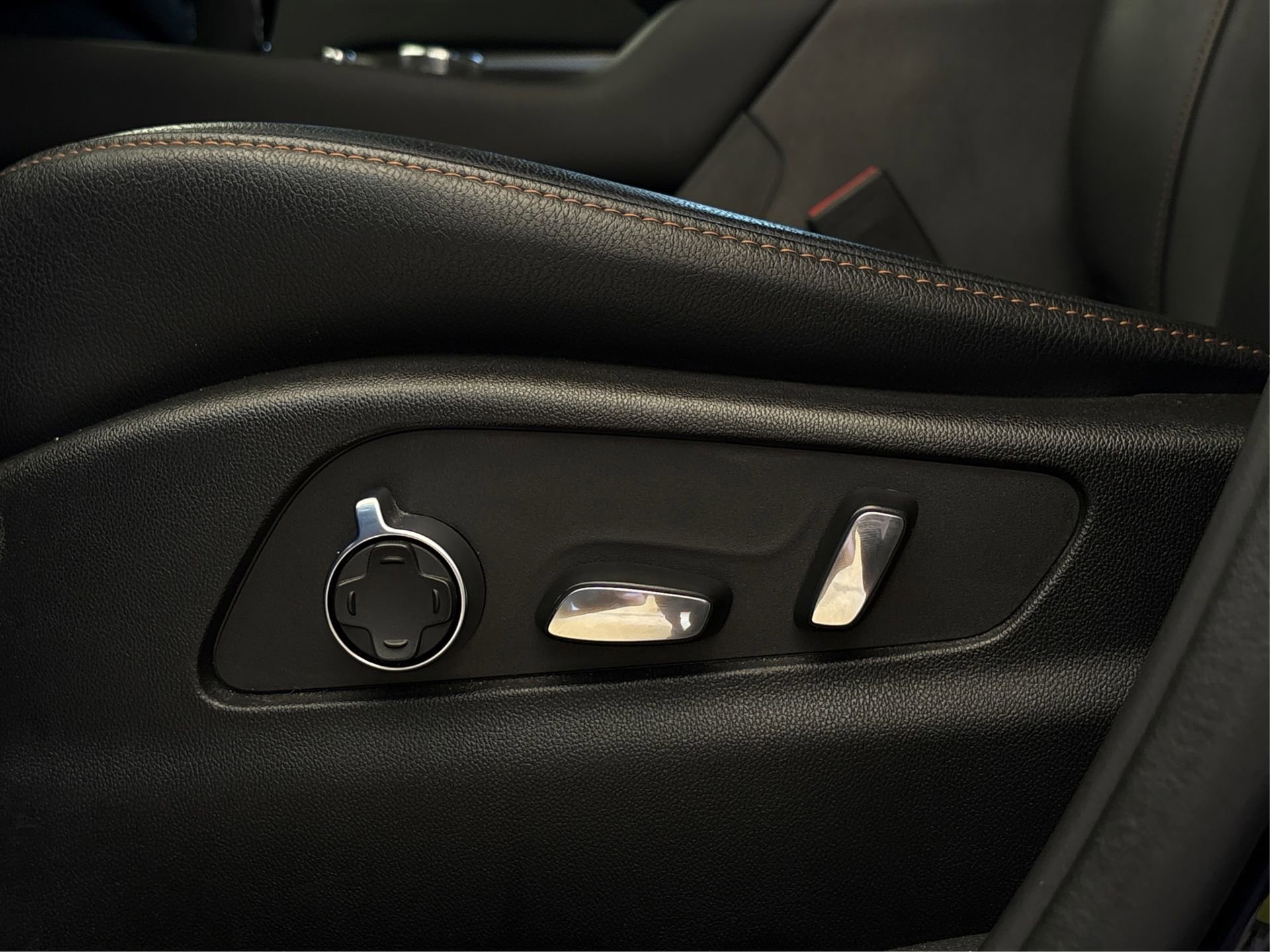 Used 2023 Cadillac XT4 Sport FWD image 30