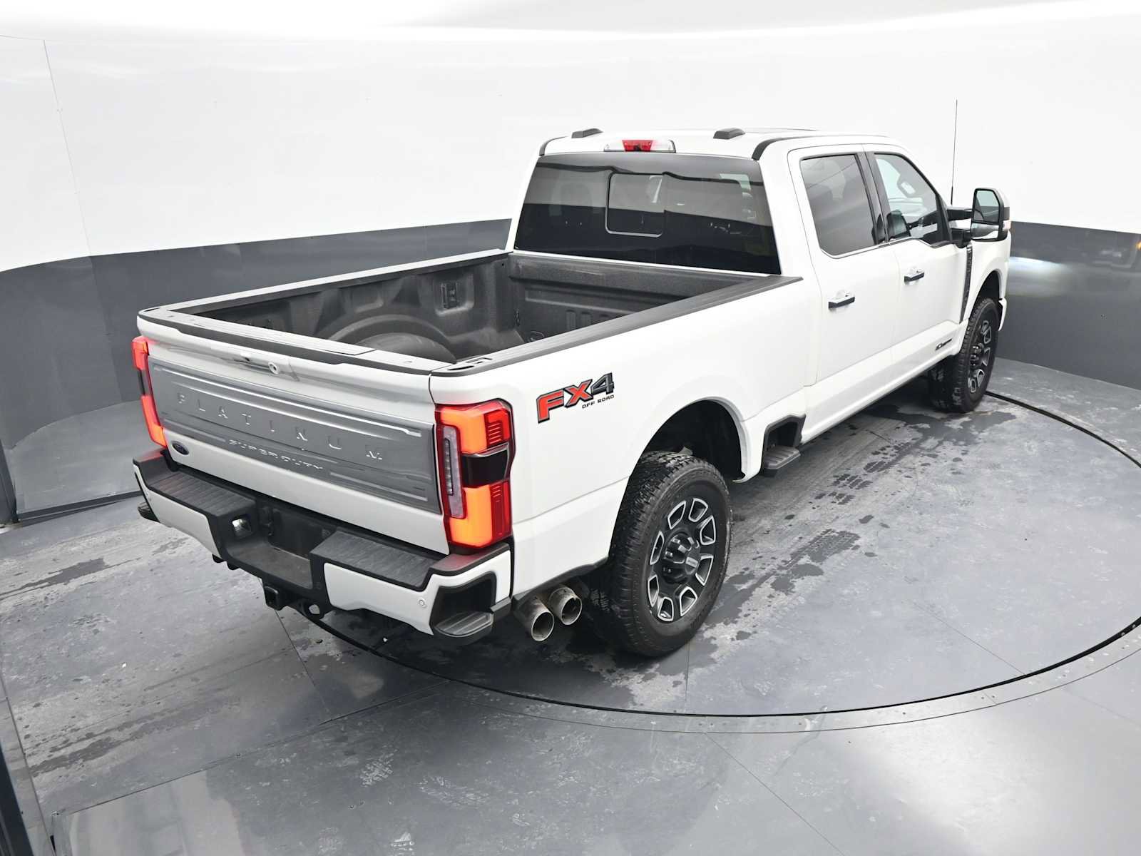 Used 2024 Ford F250 Platinum image 31