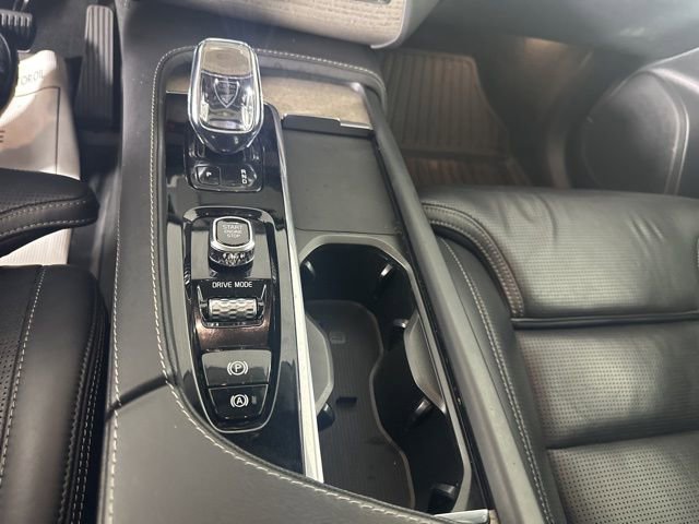 Used 2021 Volvo XC90 T8 Inscription w/ Climate Package image 16