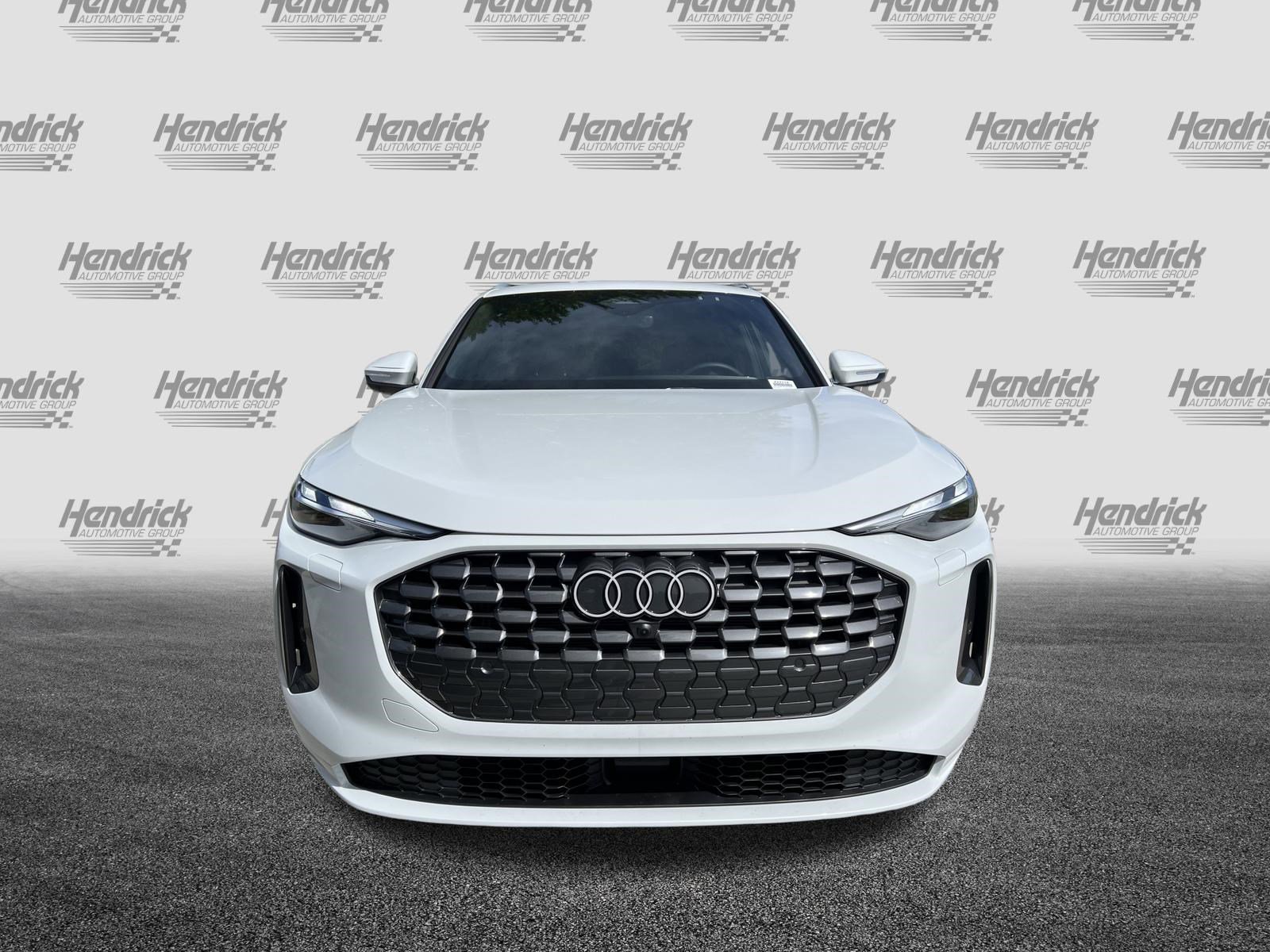 Used 2025 Audi Q5 Premium w/ Convenience Package AWD/4WD image 3