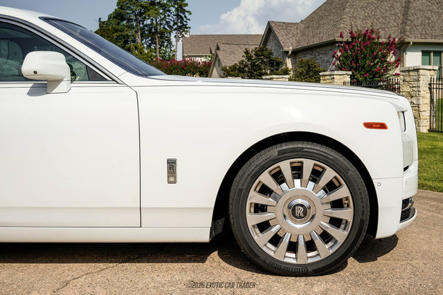Used 2020 Rolls-Royce Phantom Sedan RWD image 9