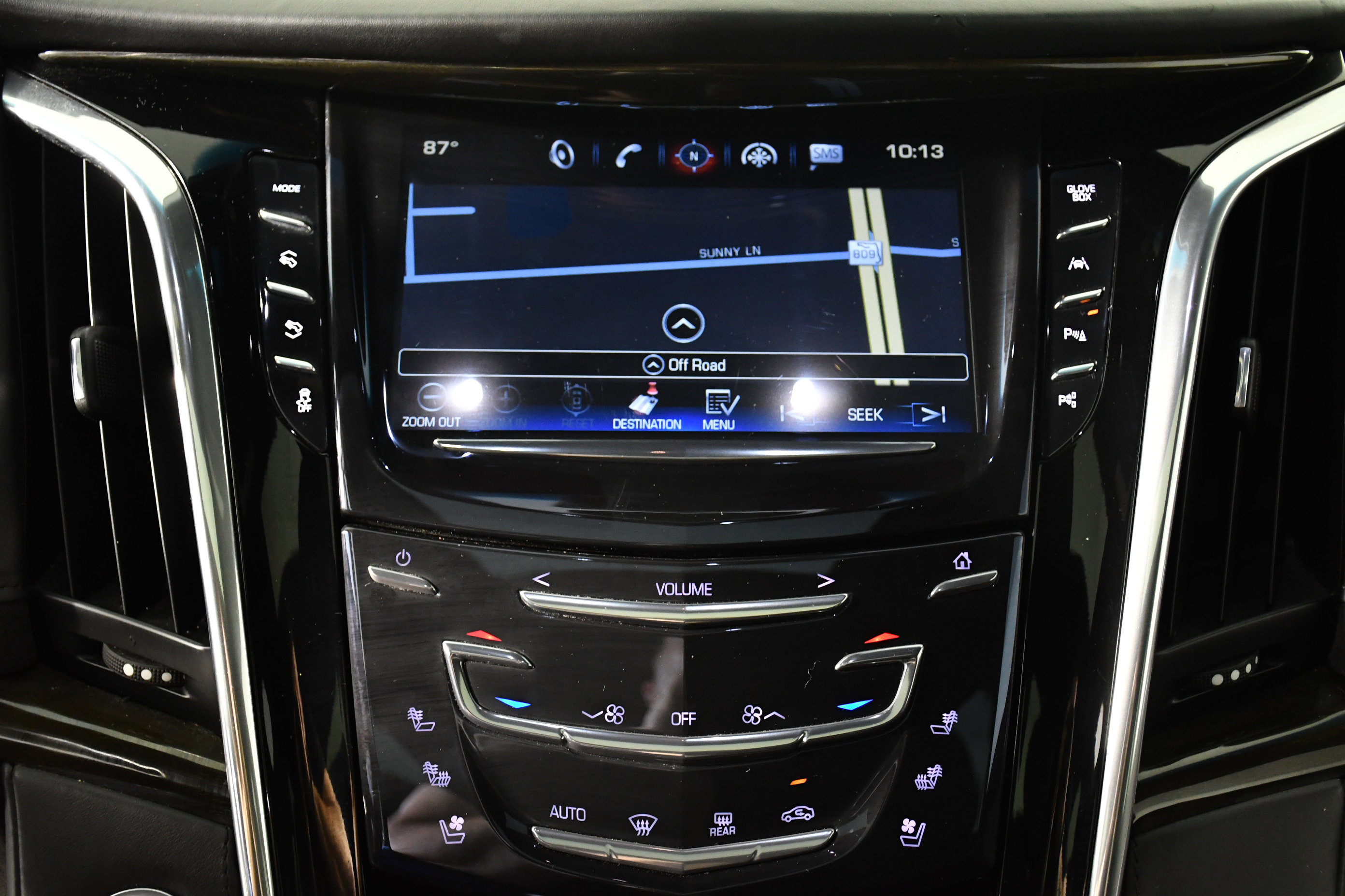 Used 2017 Cadillac Escalade ESV Platinum image 17