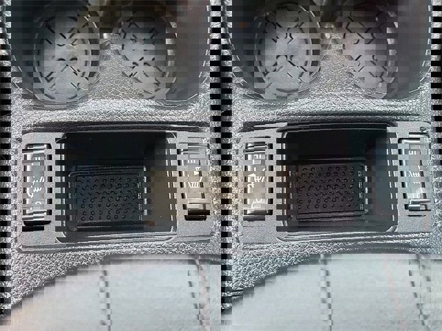 Used 2018 Nissan Rogue SV image 19