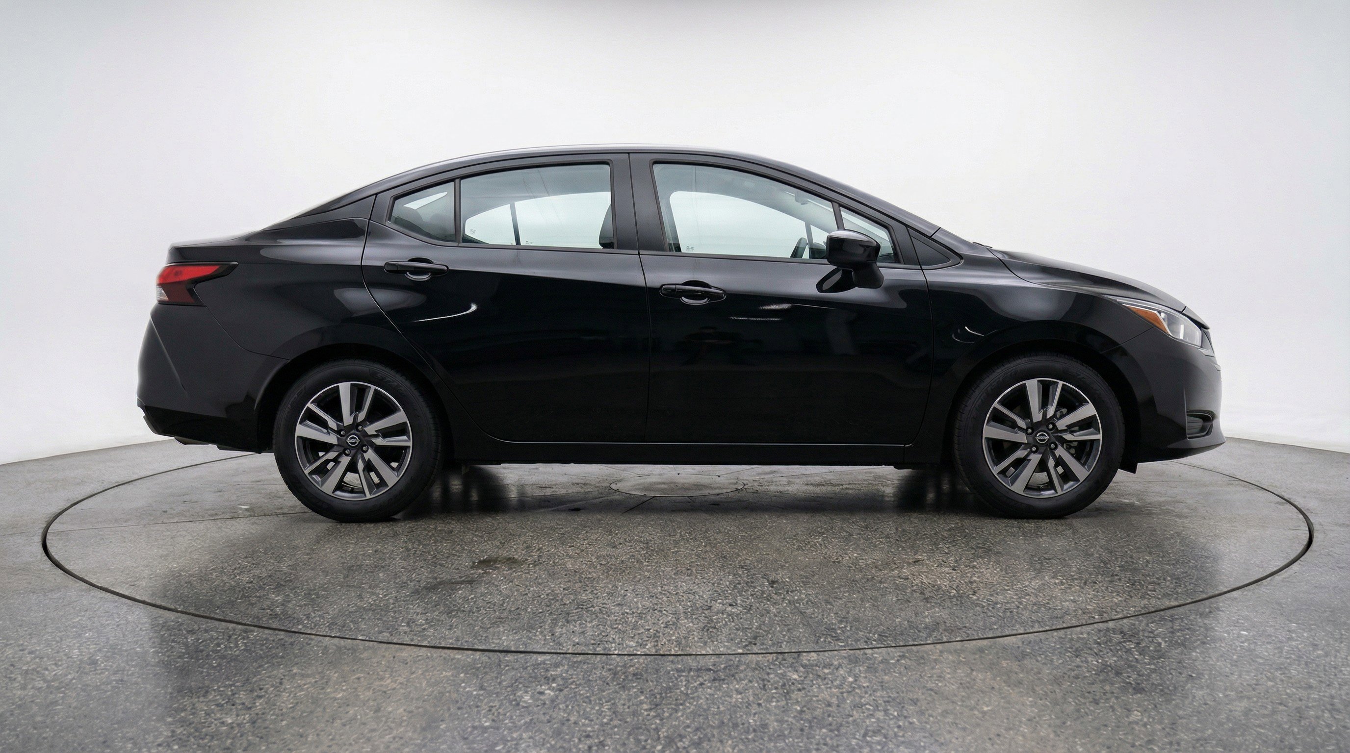 Used 2025 Nissan Versa SV image 11