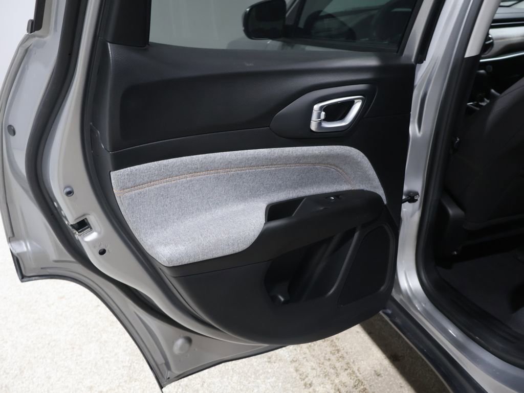 Used 2022 Jeep Compass Sport image 19