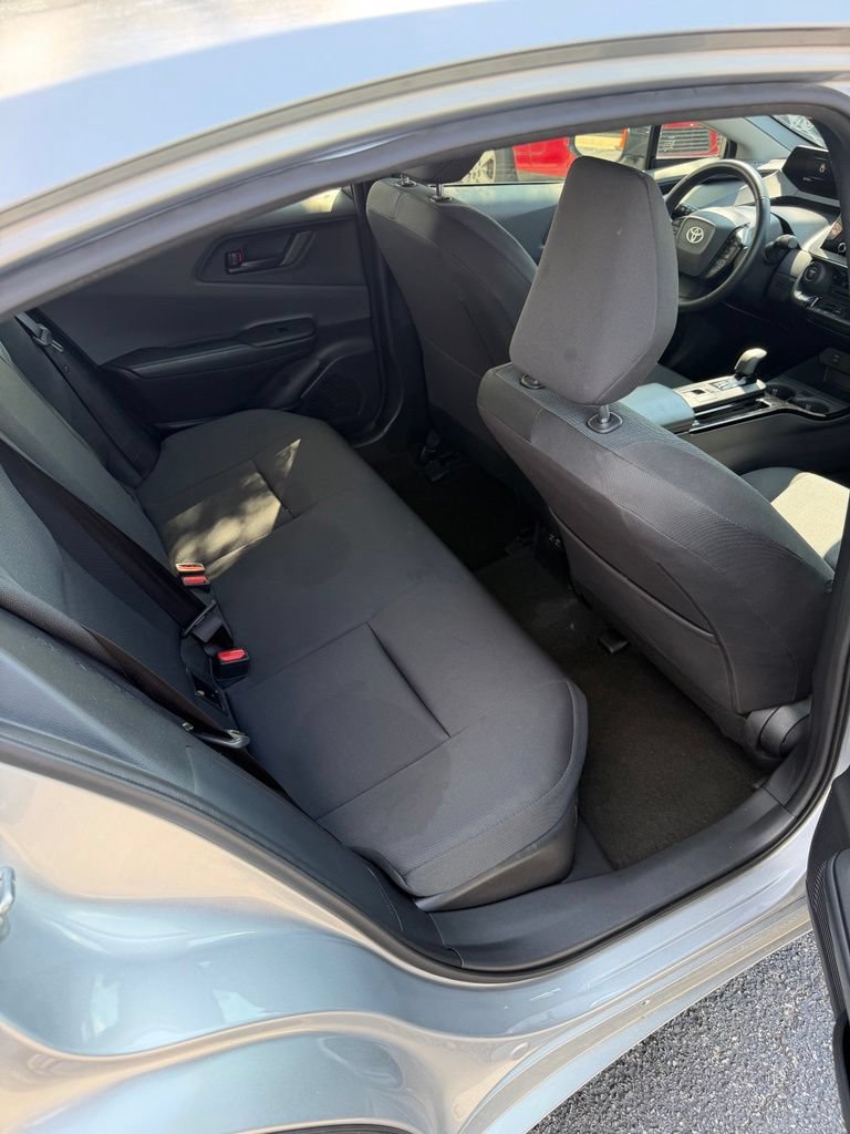 Used 2025 Toyota Prius LE FWD image 10