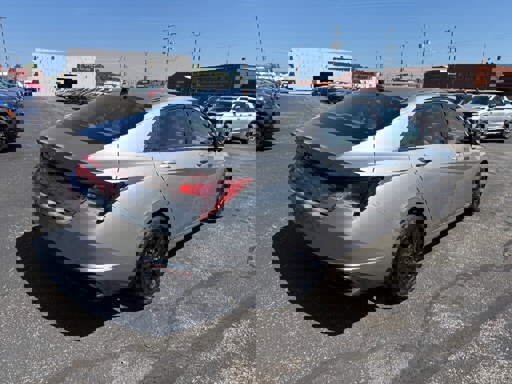 Used 2023 Hyundai Elantra SEL image 7