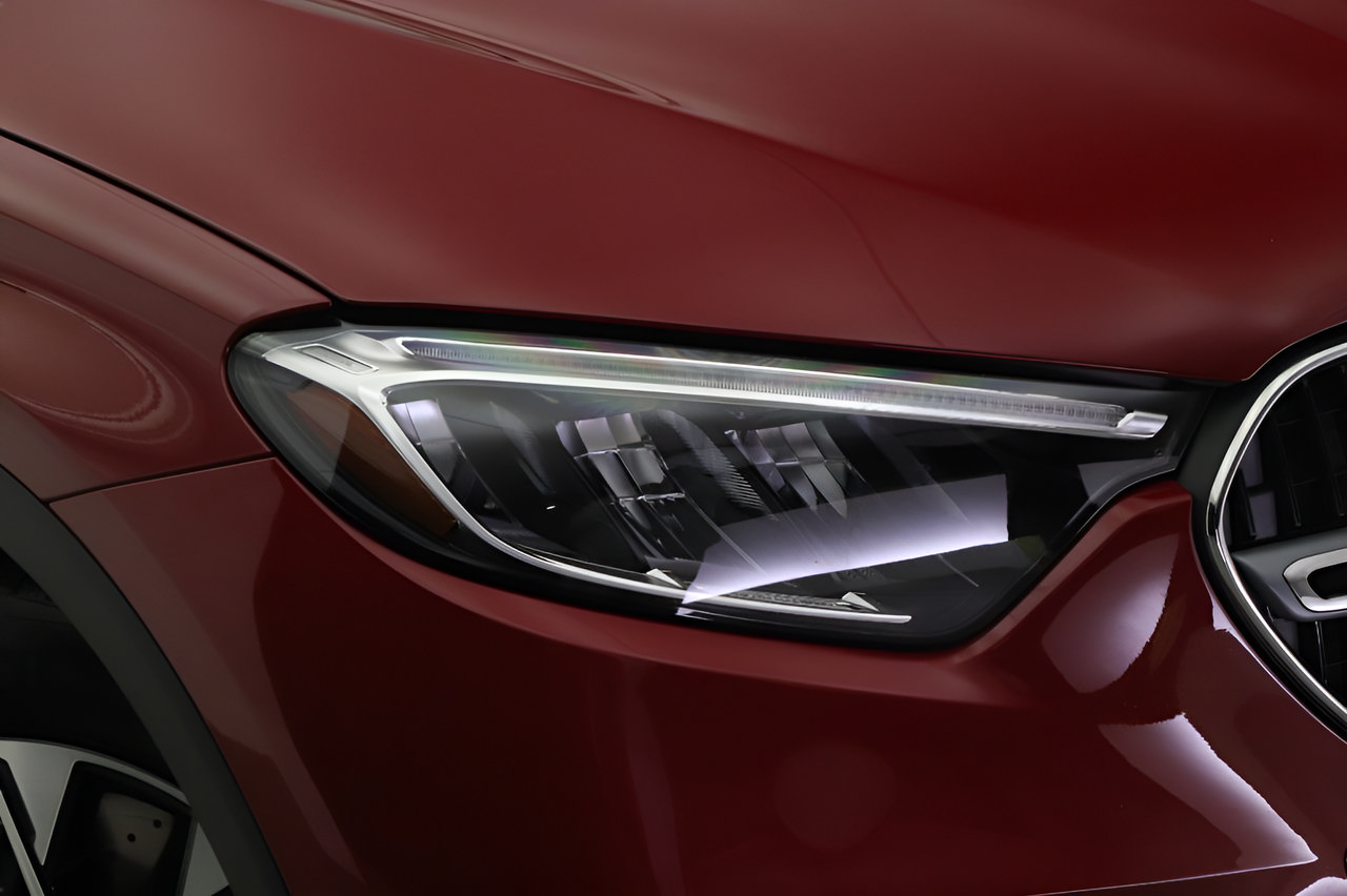 Certified 2025 Mercedes-Benz GLC 350e 4MATIC image 25