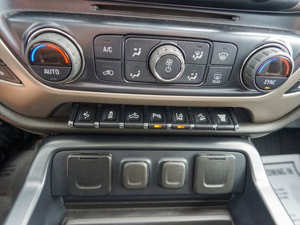 Used 2017 GMC Sierra 2500 Denali w/ Duramax Plus Package AWD/4WD image 28