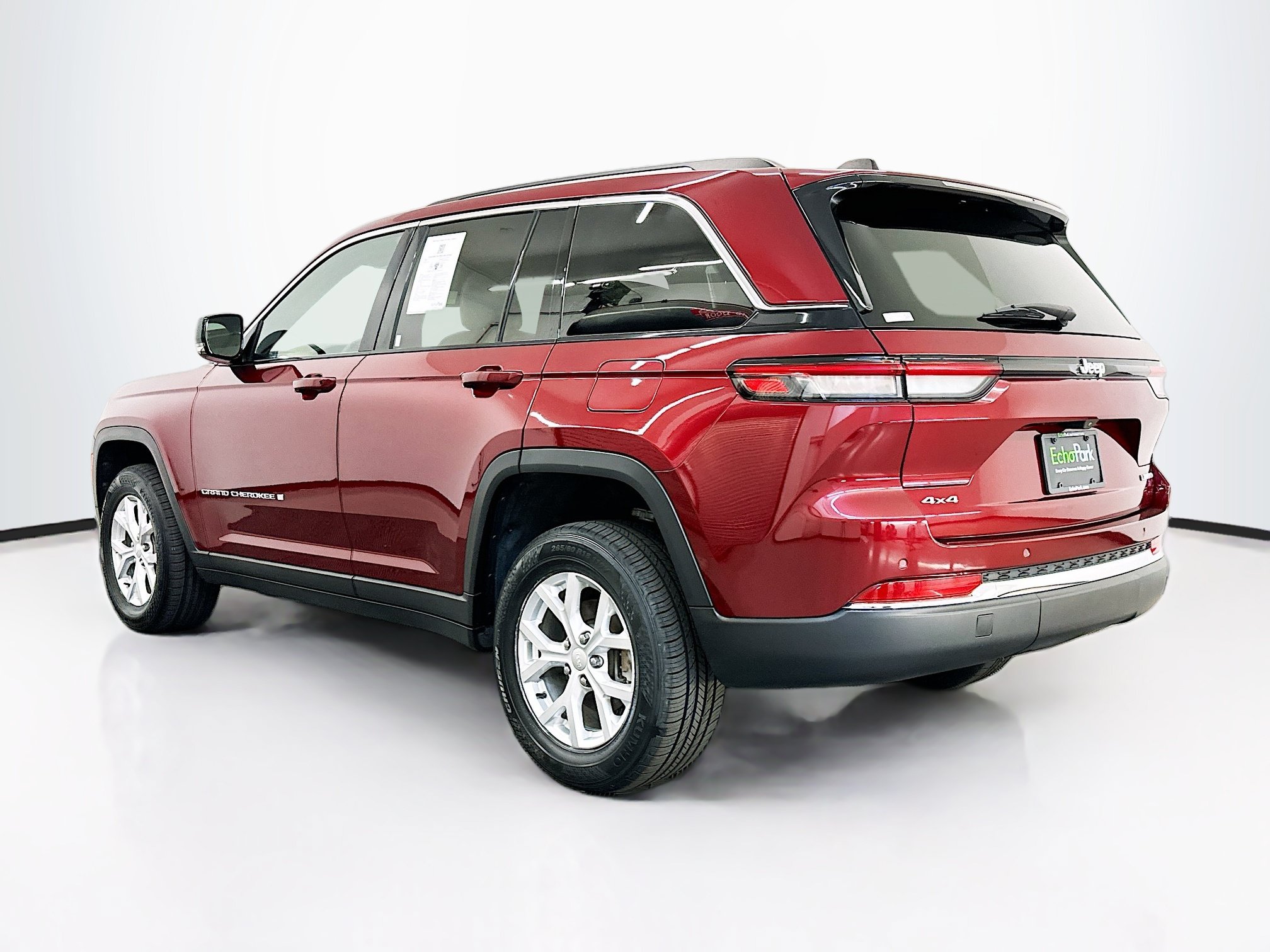 Used 2023 Jeep Grand Cherokee Limited AWD/4WD image 5