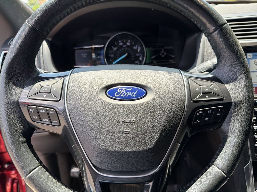 Certified 2017 Ford Explorer Limited AWD/4WD image 14