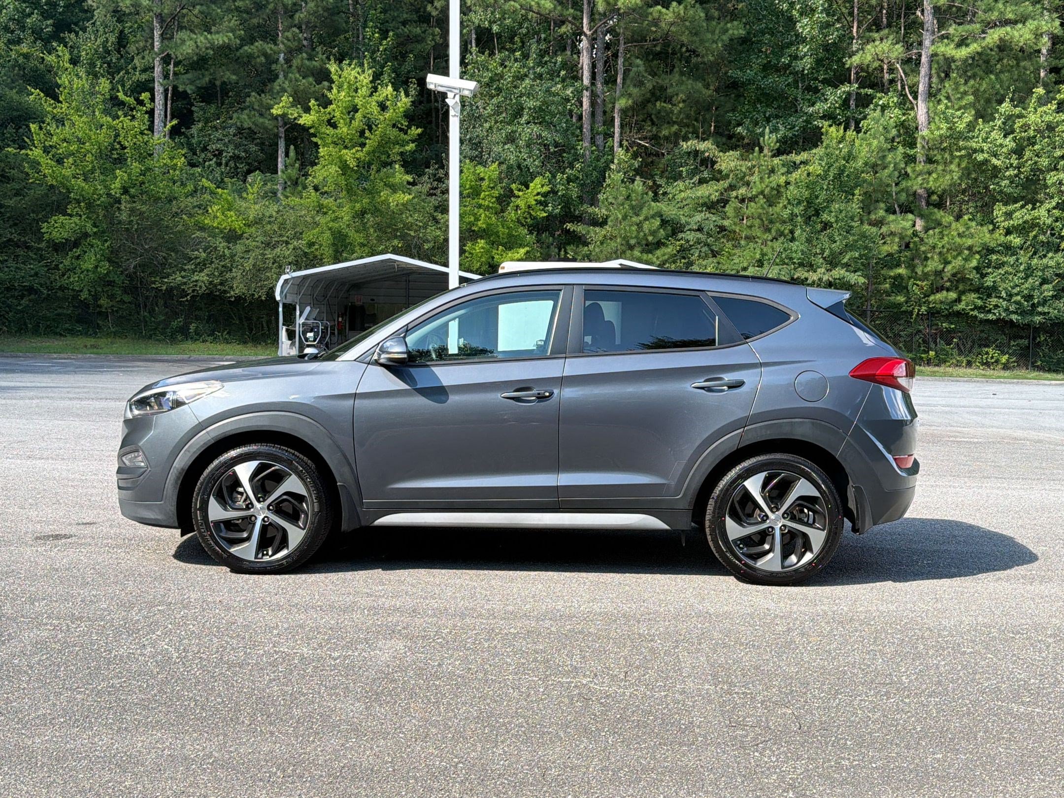Used 2017 Hyundai Tucson Value FWD image 2