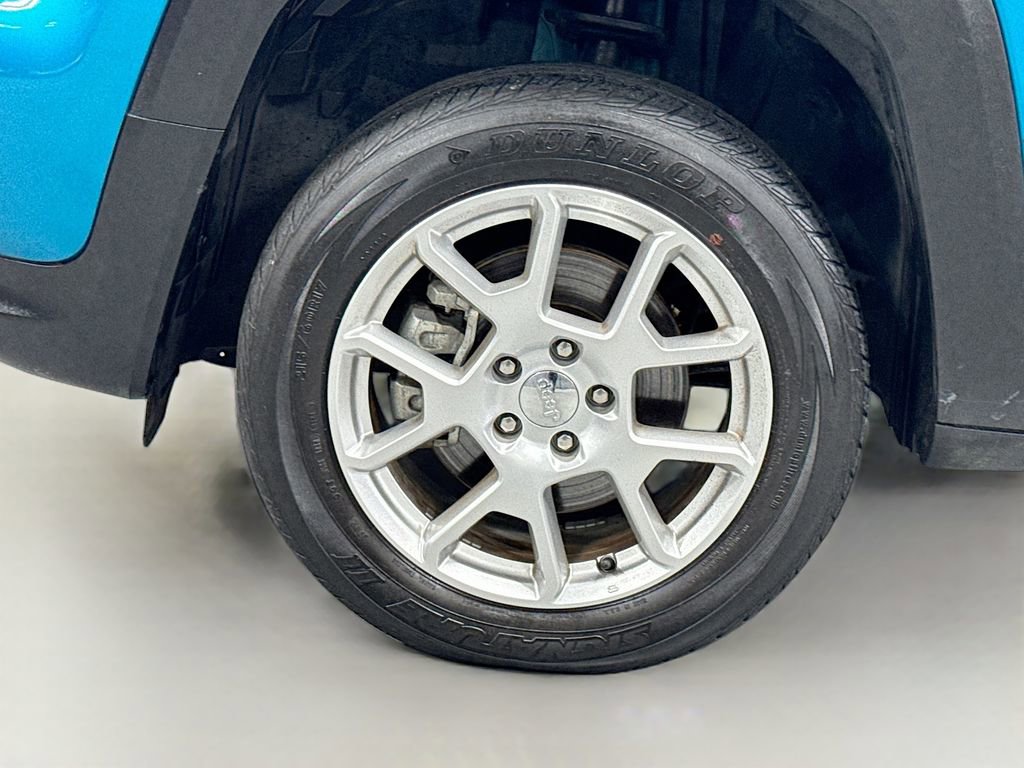 Used 2021 Jeep Renegade Latitude AWD/4WD image 11