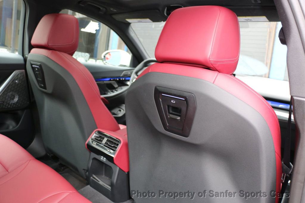 Used 2025 BMW 540i xDrive w/ Premium Package image 31