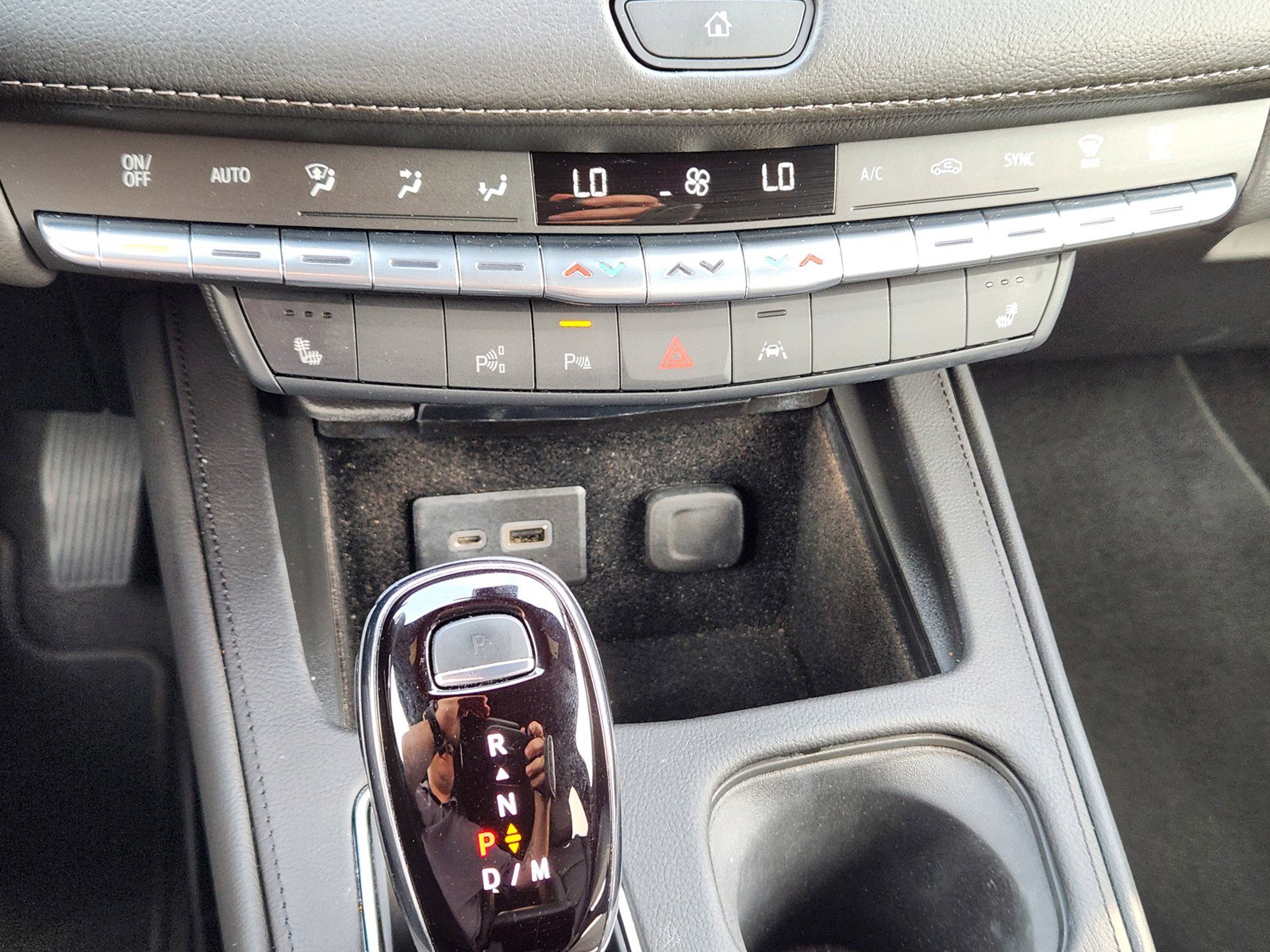 Certified 2023 Cadillac XT4 Premium Luxury w/ Enhanced Visibility Package image 14