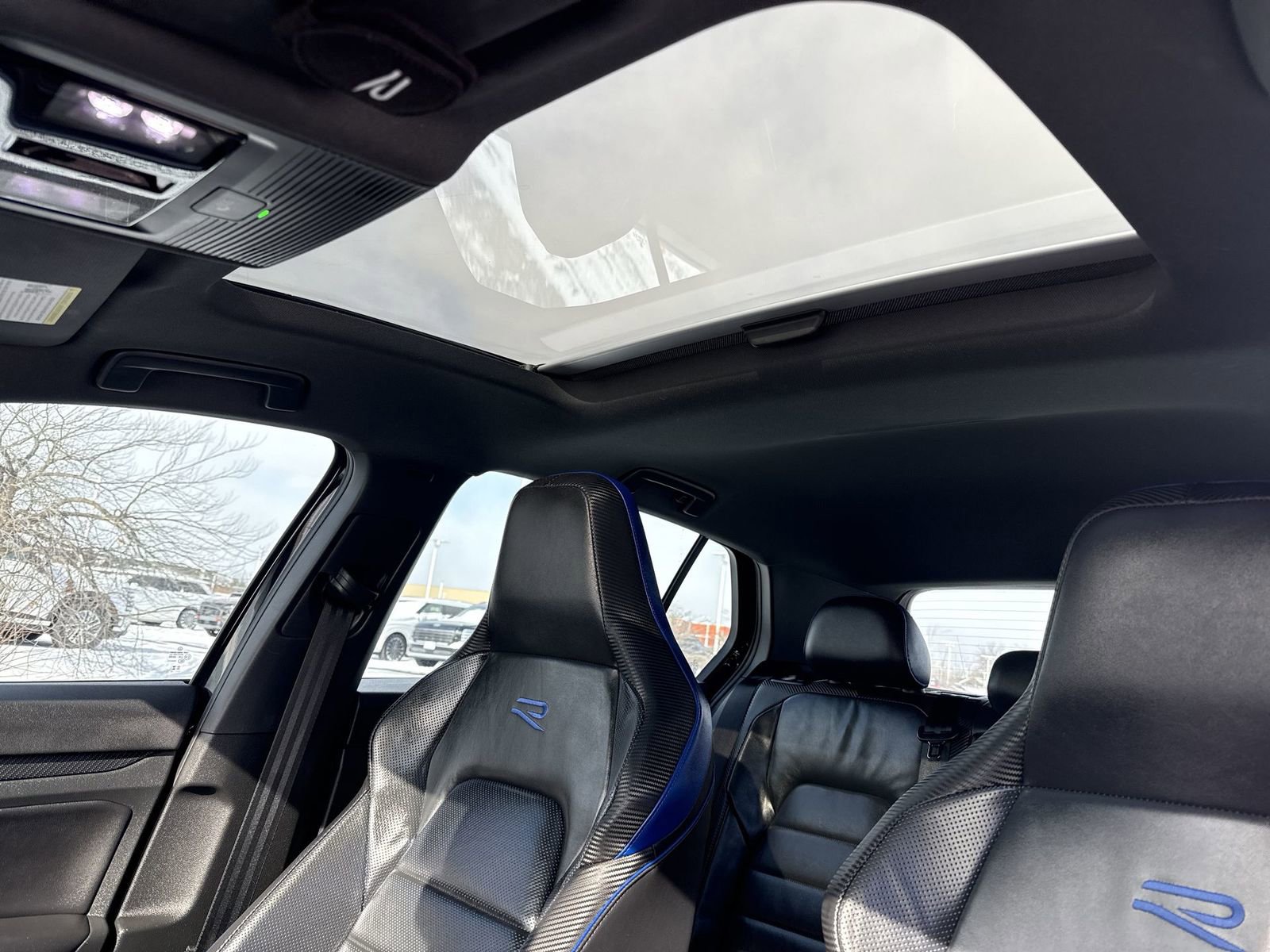 Used 2023 Volkswagen Golf R 2.0T image 23