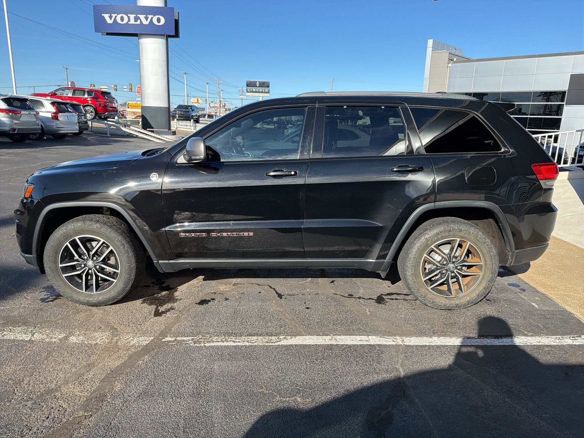 Used 2017 Jeep Grand Cherokee Trailhawk image 10