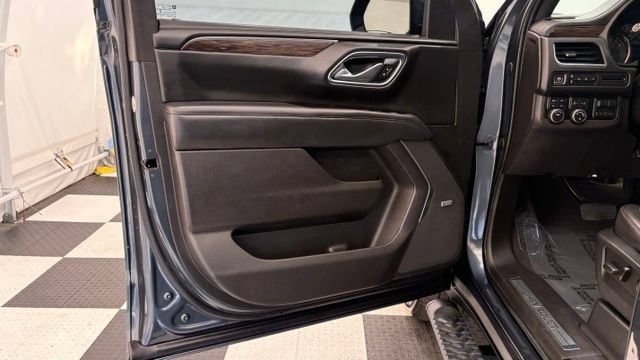 Used 2021 Chevrolet Tahoe Z71 w/ Max Trailering Package AWD/4WD image 16