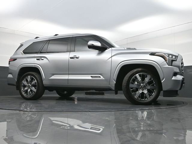 Used 2025 Toyota Sequoia Capstone image 39