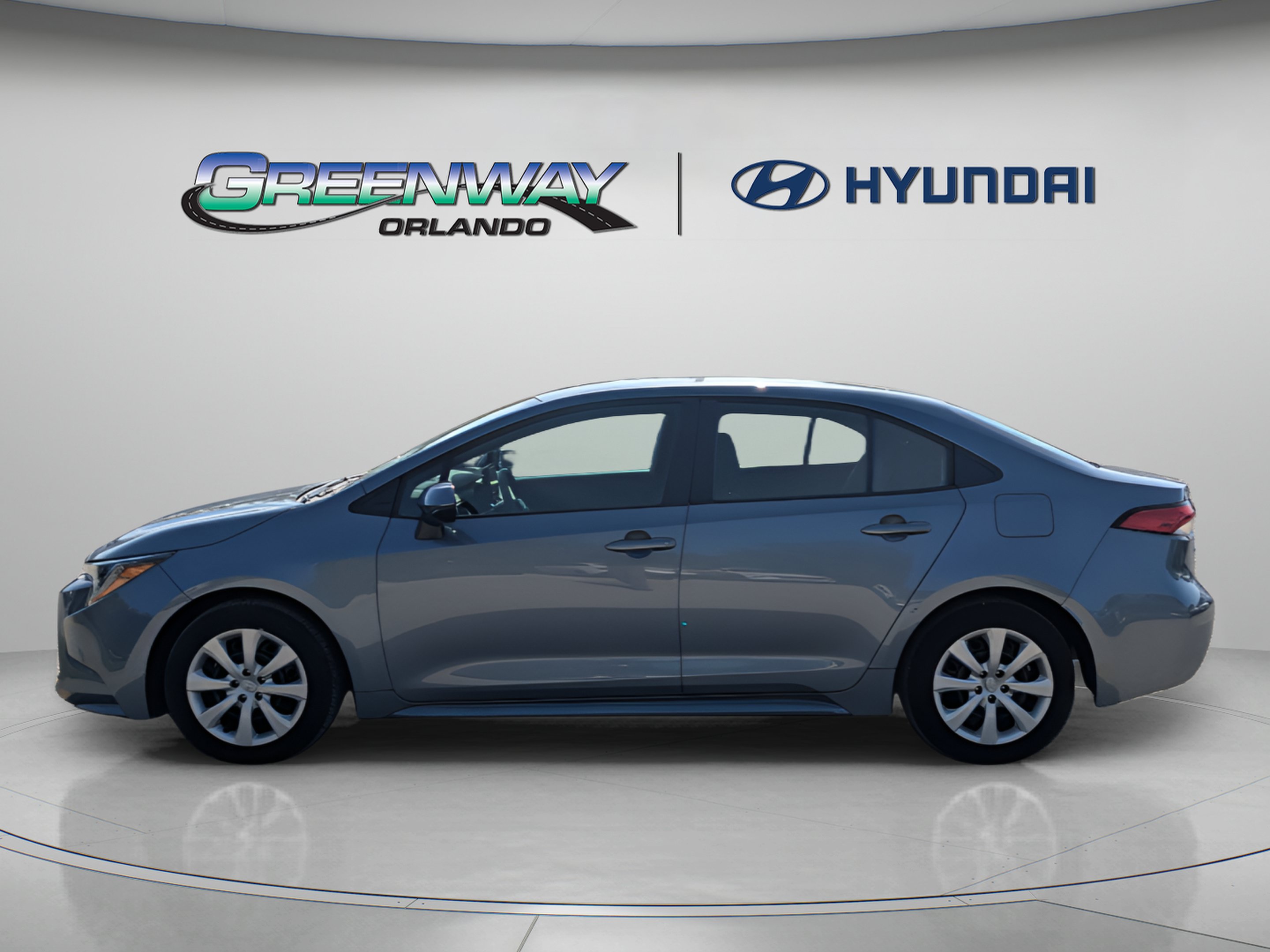 Used 2024 Toyota Corolla LE FWD image 4