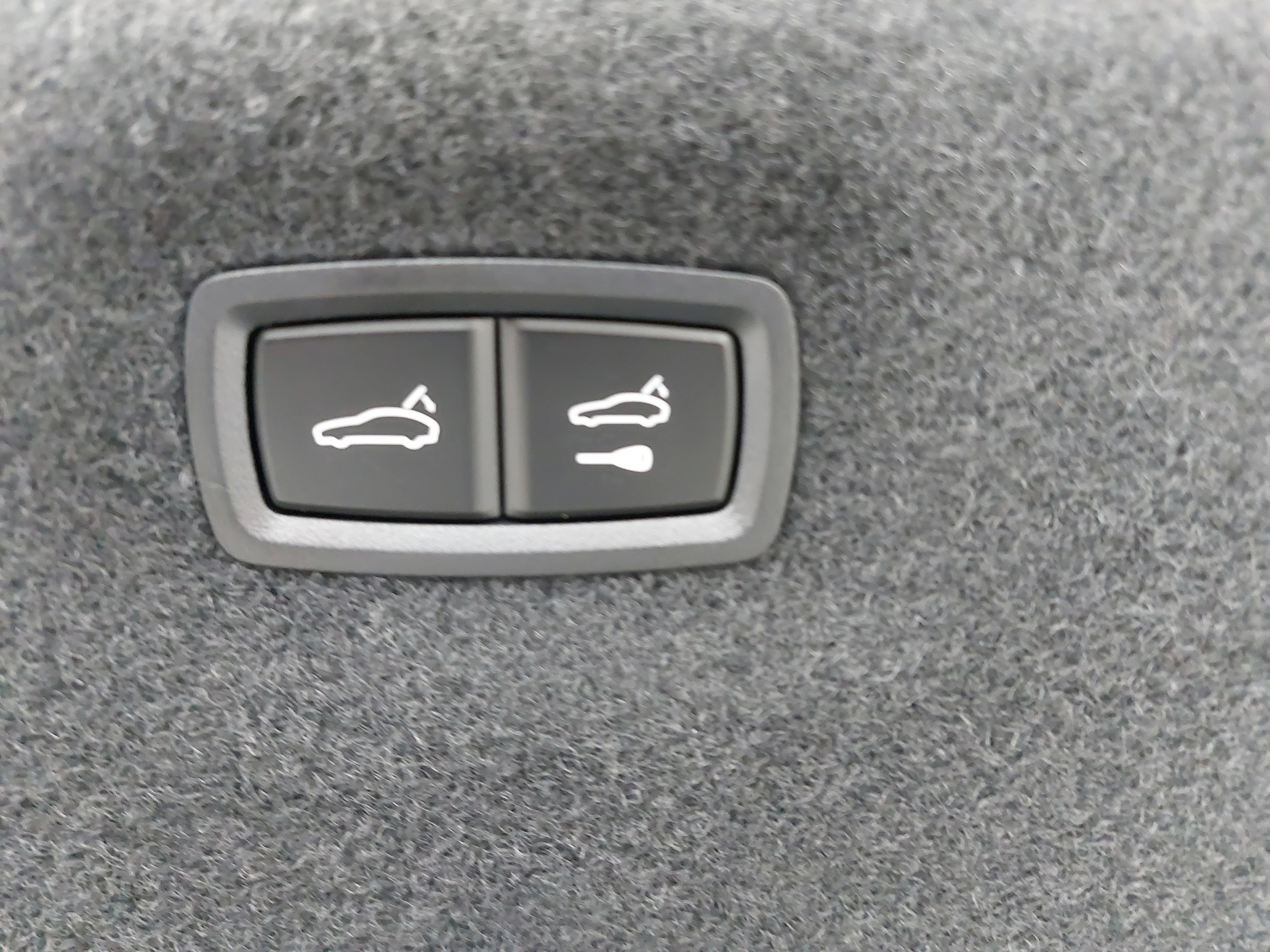 New 2025 Porsche Taycan 4S image 16