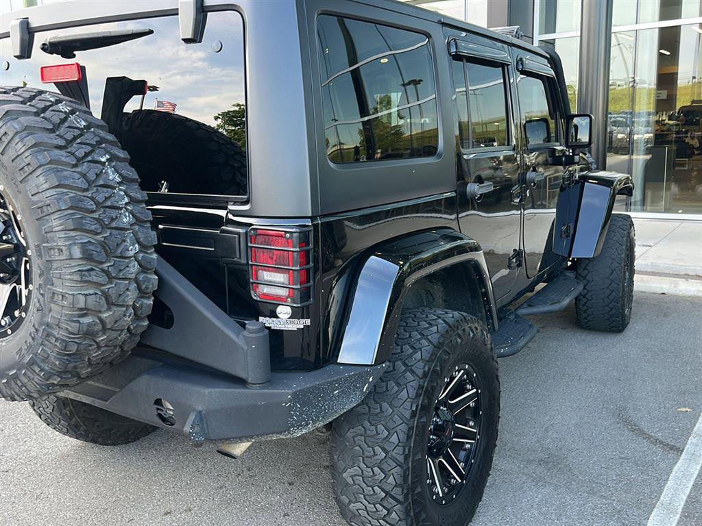 Used 2015 Jeep Wrangler Unlimited Sahara w/ Connectivity Group AWD/4WD image 8