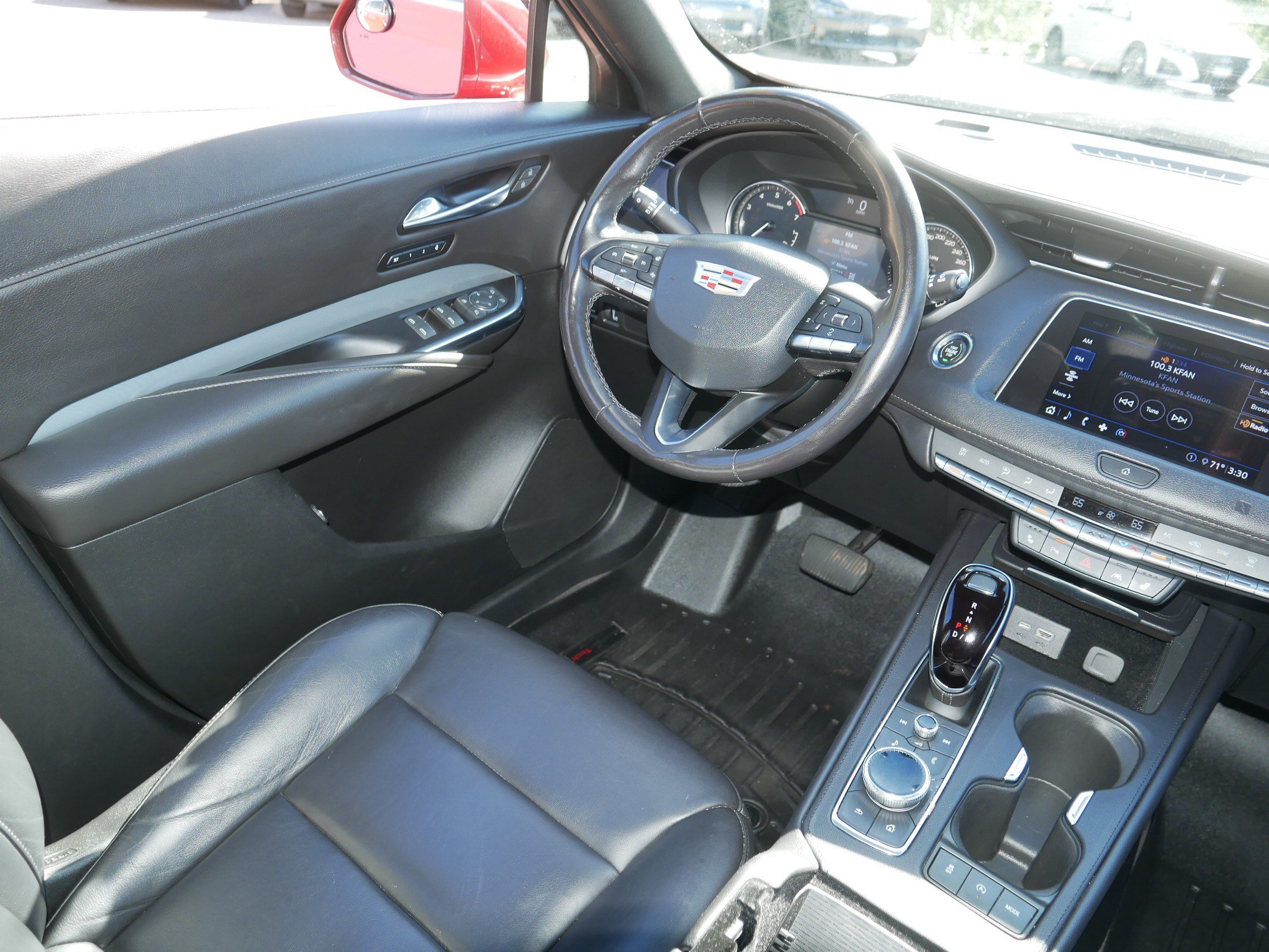 Used 2020 Cadillac XT4 Premium Luxury w/ Trailering Package AWD/4WD image 9