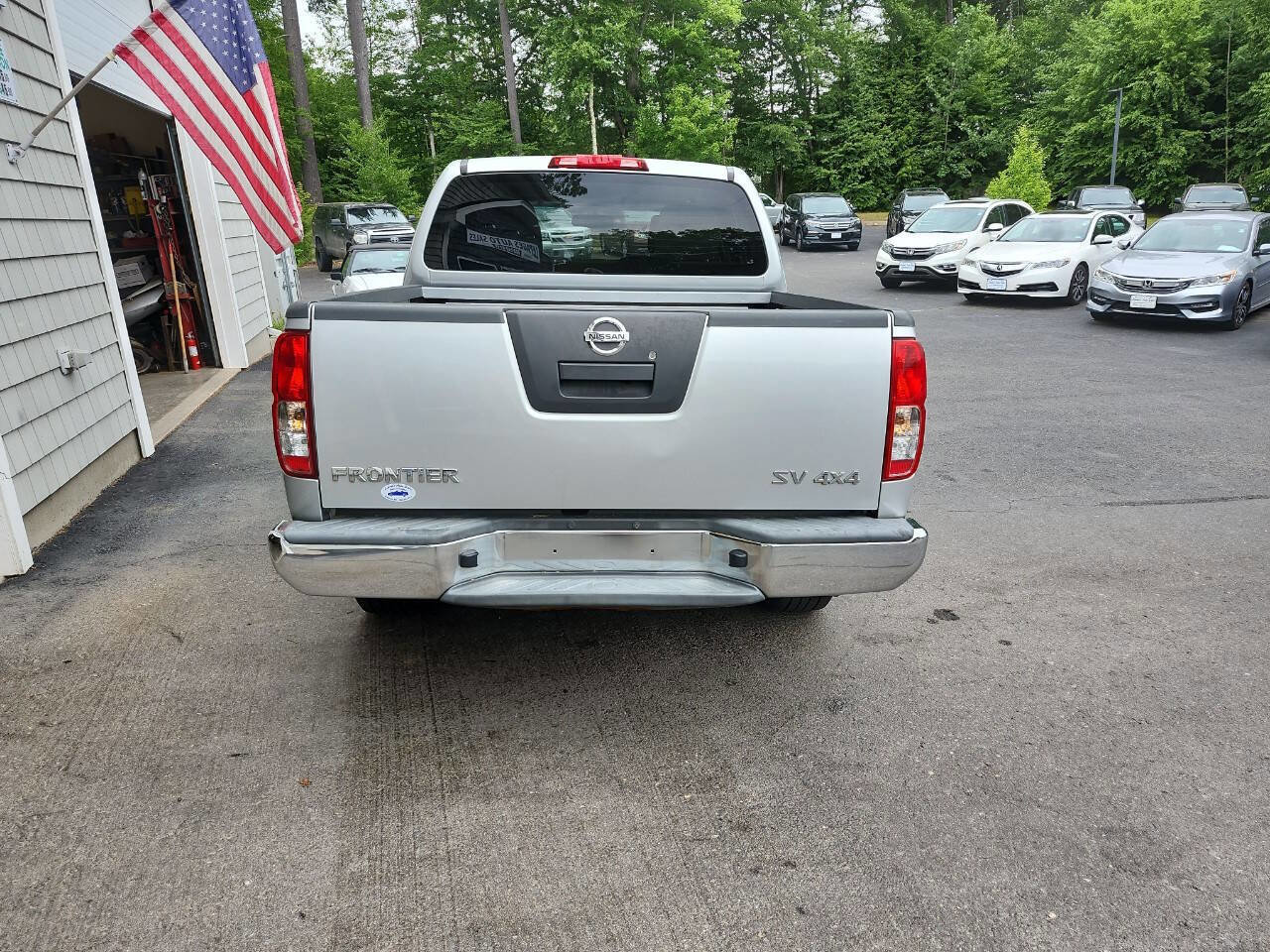 Used 2012 Nissan Frontier SV w/ SV Premium Utility Pkg image 5