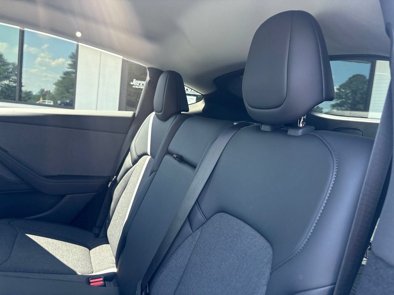 Used 2026 Tesla Model Y AWD image 4