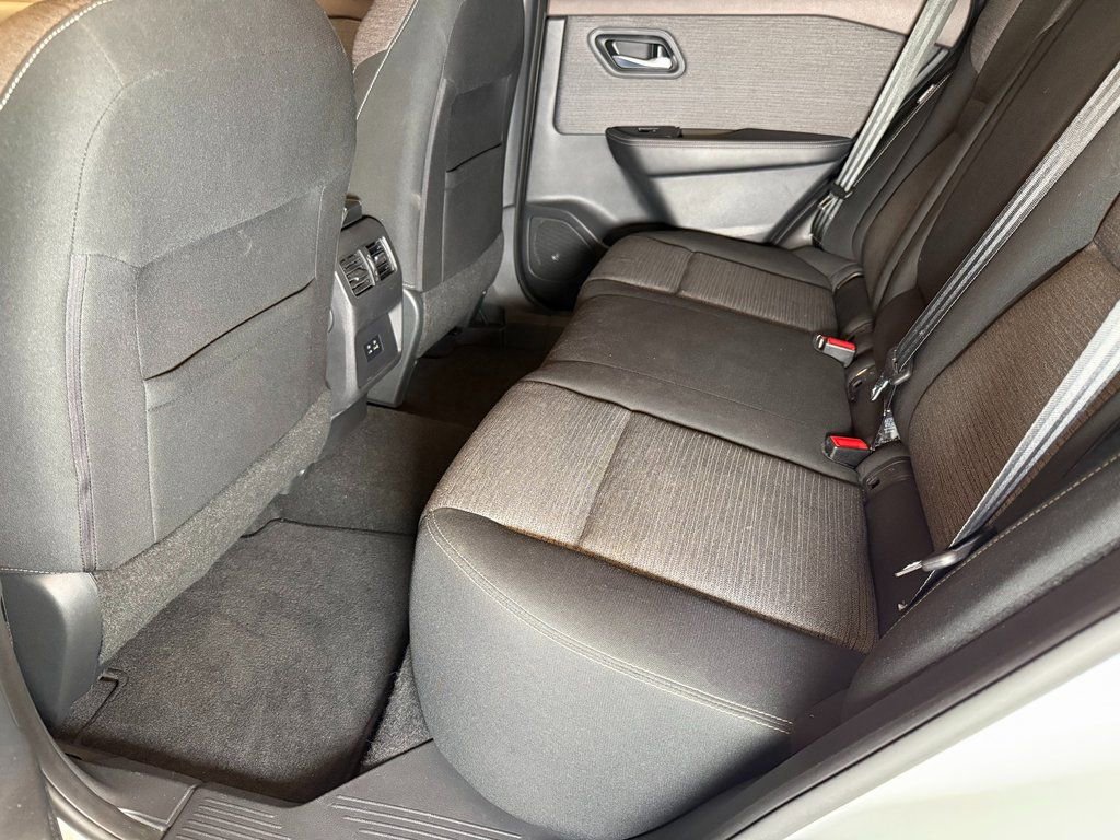 Used 2021 Nissan Rogue SV image 20