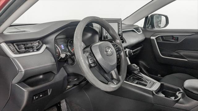 Used 2020 Toyota RAV4 LE FWD image 24