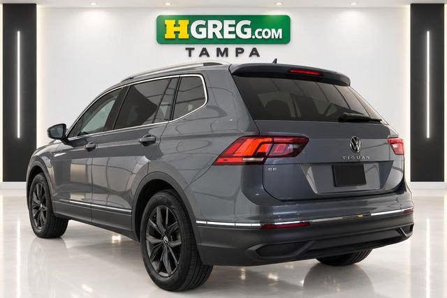 Used 2023 Volkswagen Tiguan SE w/ Panoramic Sunroof Package FWD image 2