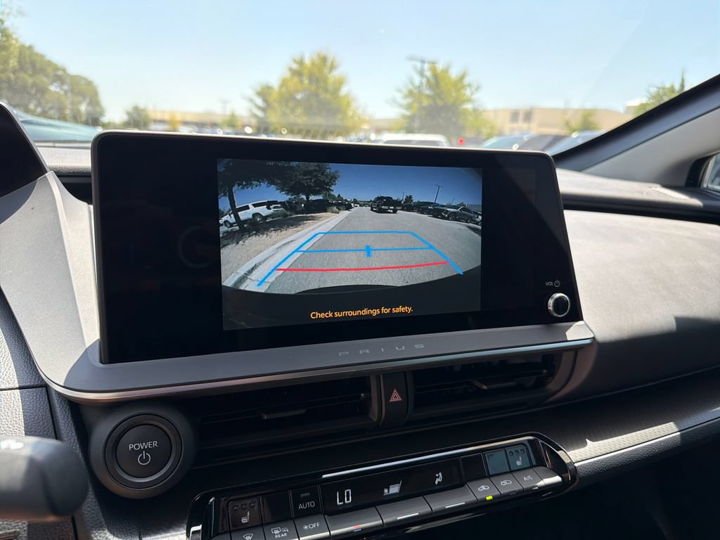 Used 2025 Toyota Prius FWD image 27