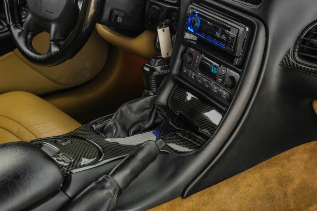 Used 2004 Chevrolet Corvette Convertible w/ Preferred Equipment Group image 16