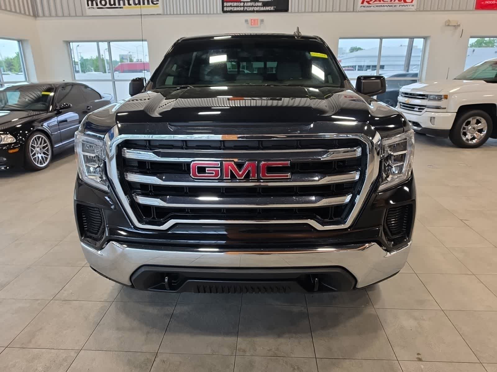 Used 2019 GMC Sierra 1500 SLE w/ SLE Value Package AWD/4WD image 3