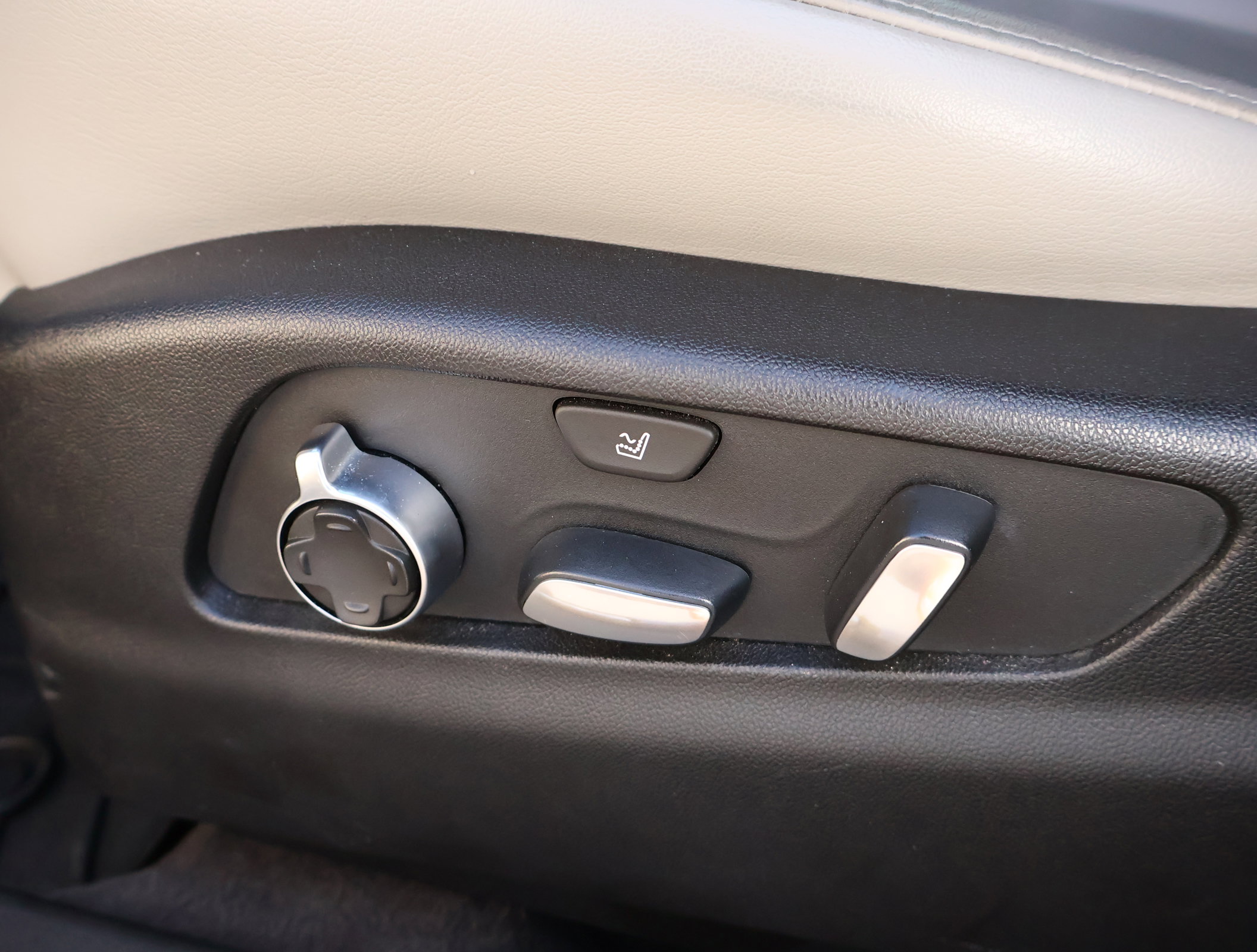 Used 2019 Cadillac XT4 Premium Luxury image 9