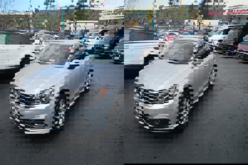 Used 2016 Volkswagen Passat 1.8T S image 3